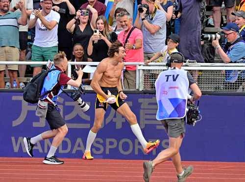 Duplantis, breaks world record