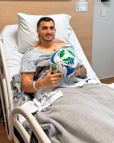 Reconstruyen ligamento a Luis Chávez
