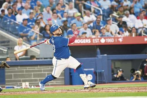 Toronto besiegt die Yankees und führt die AL East an