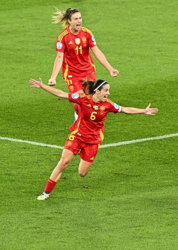 Spanien besiegt Deutschland und steht zum ersten Mal im Finale der Frauen-EM.