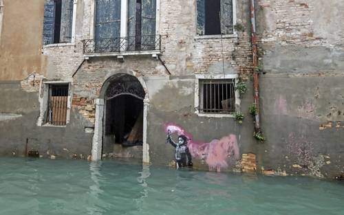 Banksy graffiti removed in Venice