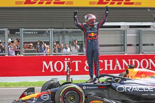Verstappen volta ao pódio; vence o sprint no GP da Bélgica