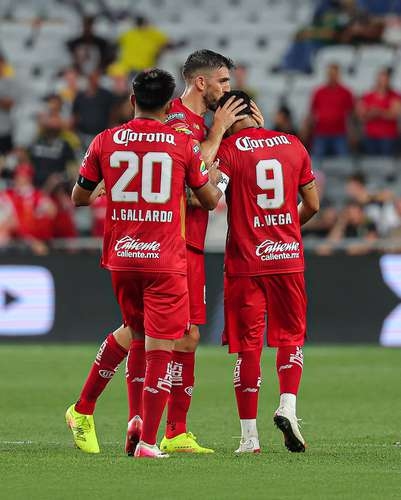 Toluca zwycięża jako mistrz, pokonując Columbus