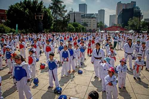 María Espinoza and Guillermo Pérez foster love for TKD in Mexico City.
