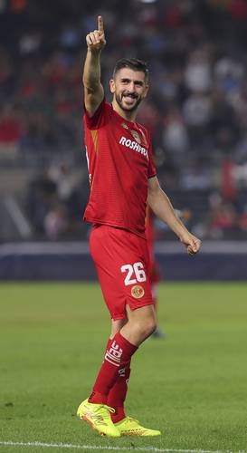 Toluca wraca i maluje Yankee Stadium na czerwono