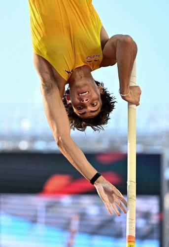 Duplantis eleva el récord mundial a 6.29 metros