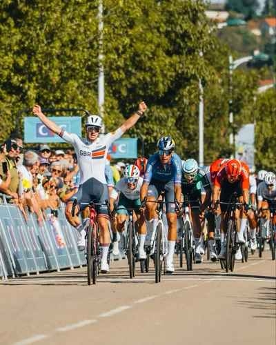 César Macías ha concluso al terzo posto la prima tappa del Tour de l'Avenir