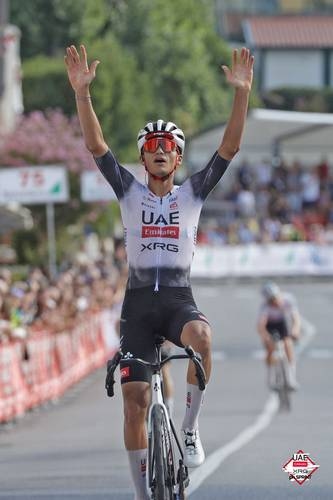 Del Toro consigue el triplete en Italia: gana la Coppa Sabatini