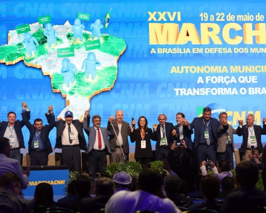 Burgemeestersmars naar Brasilia eindigt met eisenbrief aan regering Lula