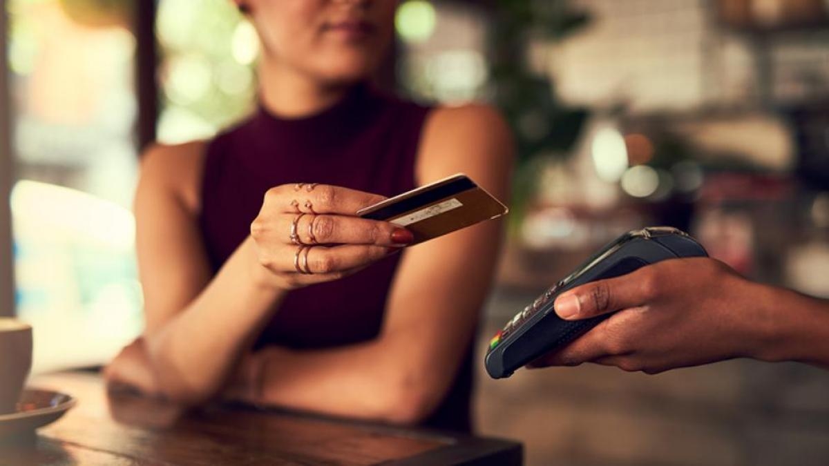 É legal exigir um consumo mínimo sem aviso prévio?
