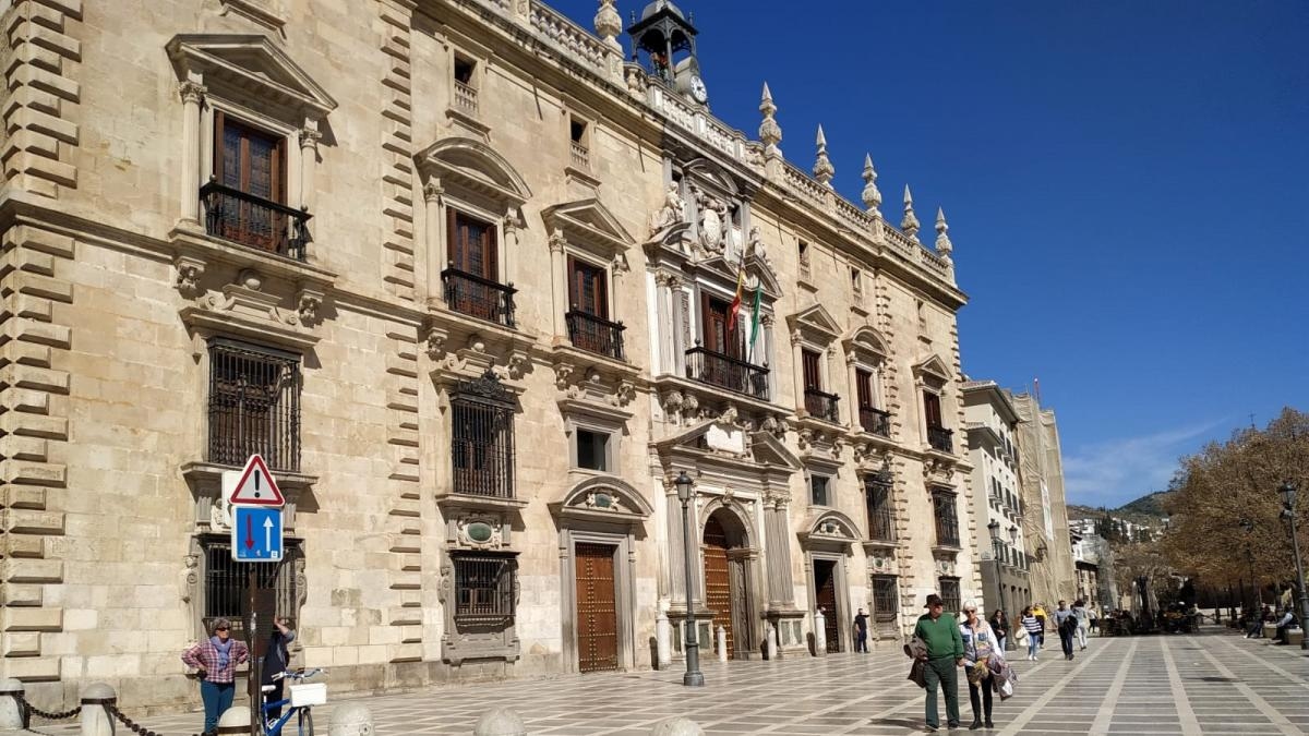 È stato condannato per aver aggredito sessualmente la badante del padre e il tribunale ha aumentato la sua pena detentiva da 2 a 5 anni