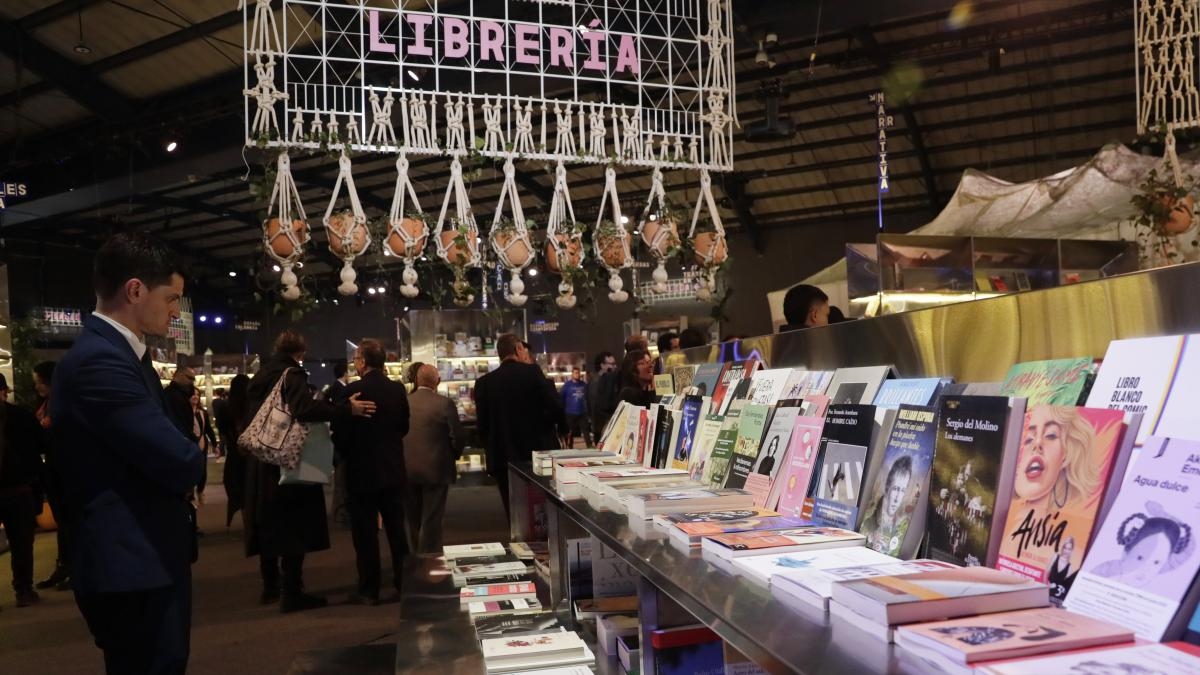 Spain and Colombia talk about peace with books at the Bogotá Book Fair