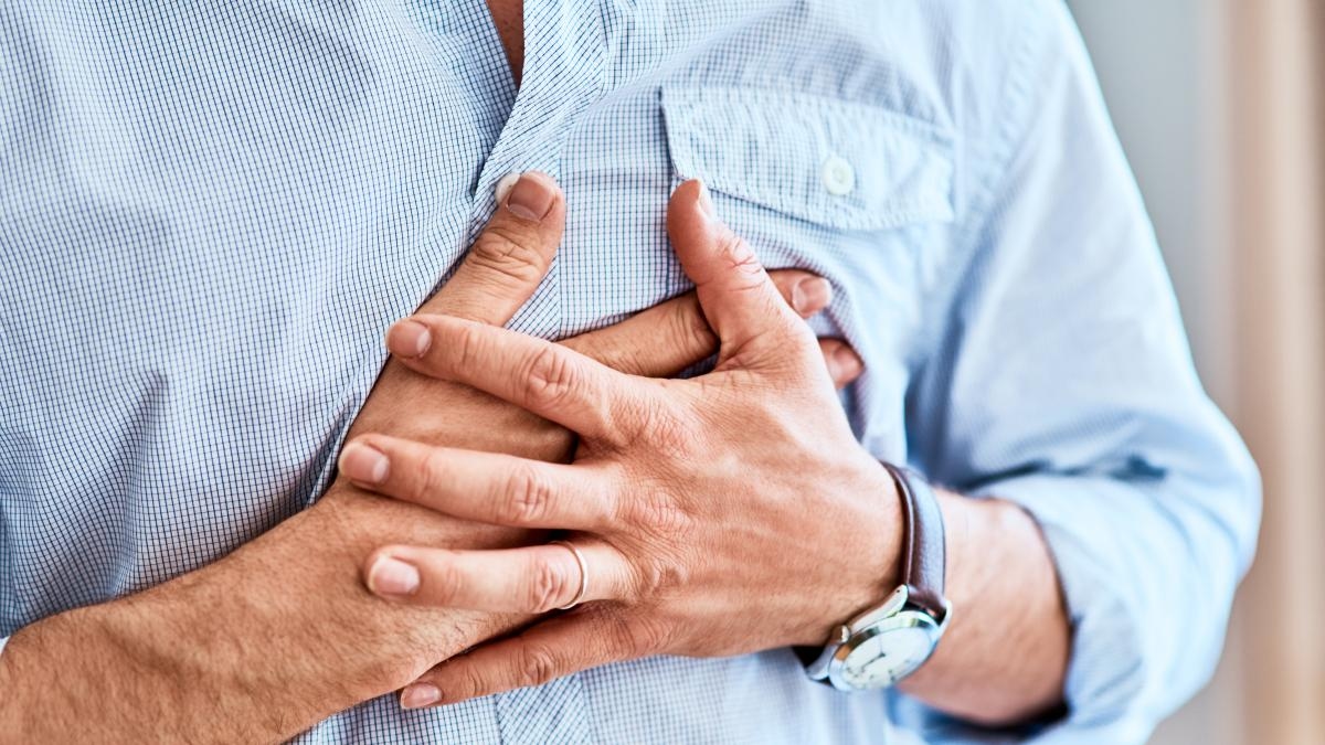 Heart attack vs. angina: the heart gives warning