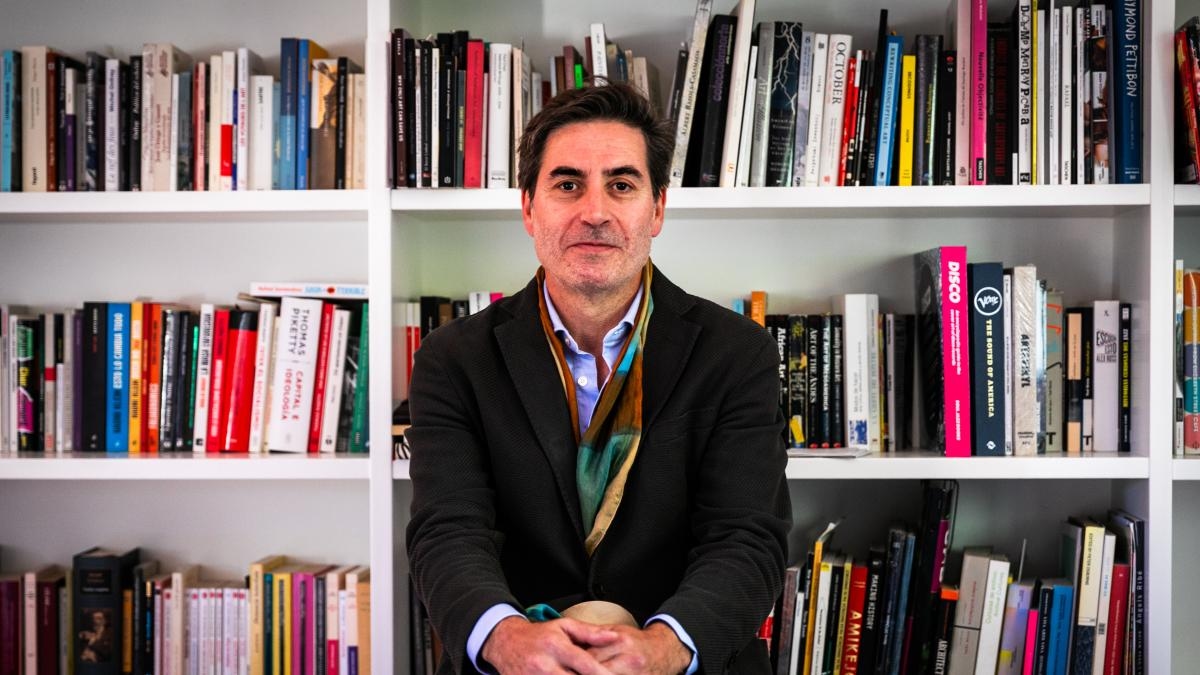 Miguel Ángel Sánchez's library: the thought that caresses