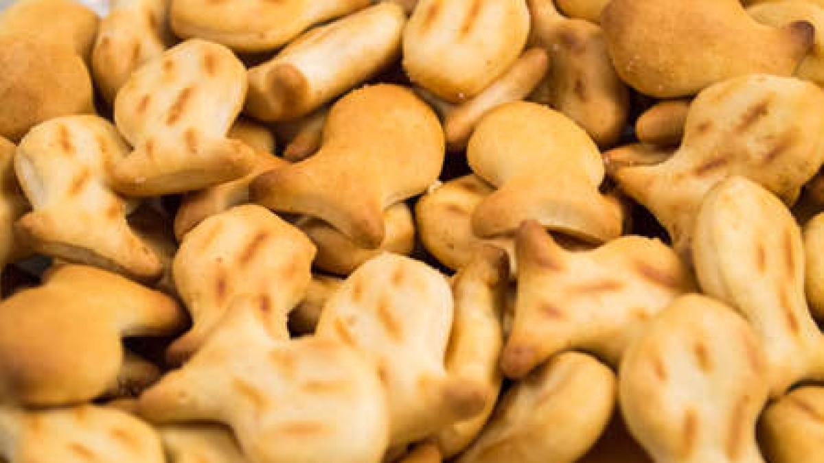 The double origin of fish-shaped crackers
