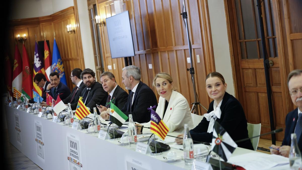 Los barones del PP lanzan un pulso a Sánchez y amenazan con plantar la conferencia de presidentes