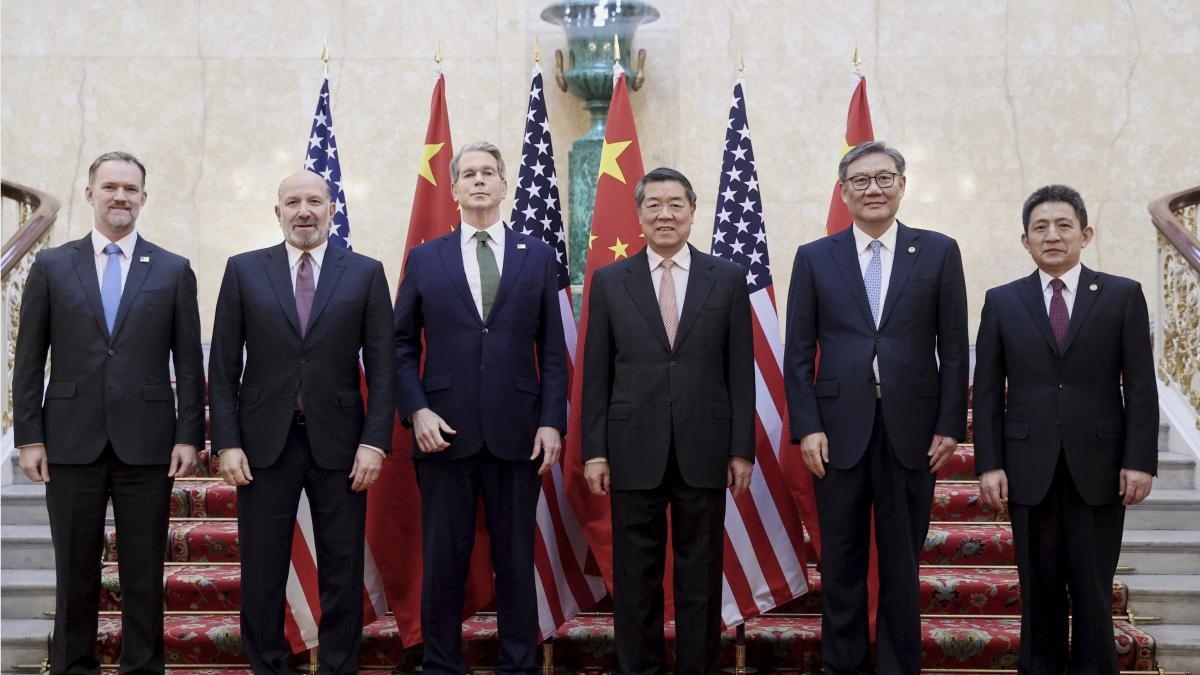 The US and China revive their trade pact and truce to stem escalating tensions.
