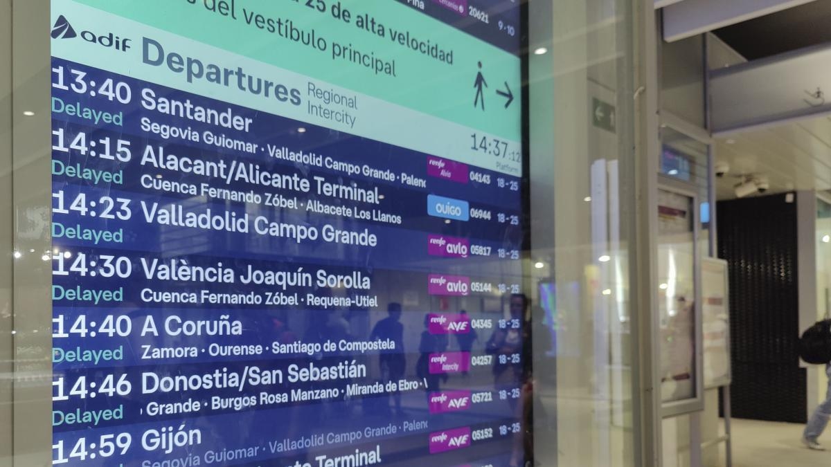 Les chefs d'entreprise demandent une révision du train à grande vitesse Madrid-Valence après l'incident de Chamartín.