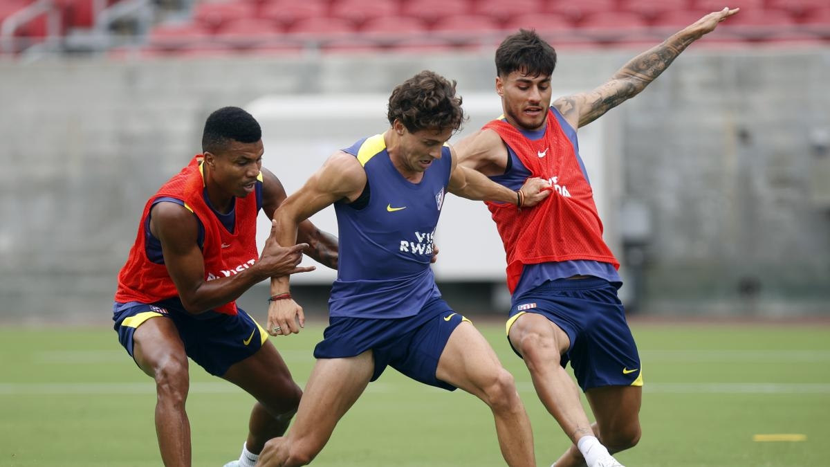 Atlético Madrid makes its Club World Cup debut against PSG, the big favorite.
