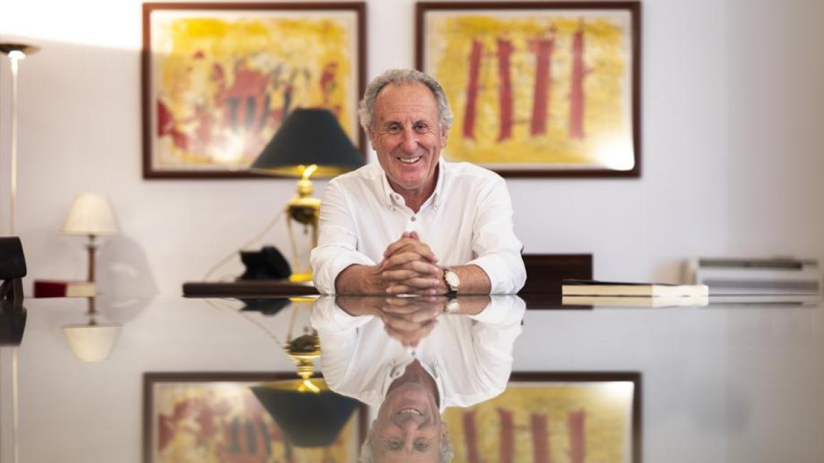 Joan Mas, avvocato e cantautrice: "Alla mia età, riesco a conciliare la vita professionale con il tempo libero."