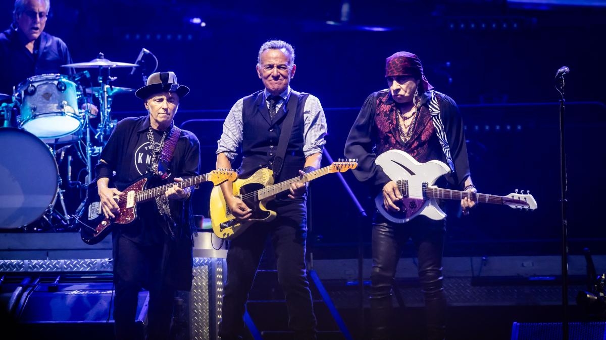 Een verontwaardigde Bruce Springsteen overtuigt San Sebastián