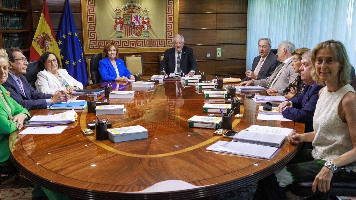 La majorité progressiste de la Cour constitutionnelle considère que l'amnistie pour les « procés » est constitutionnelle.