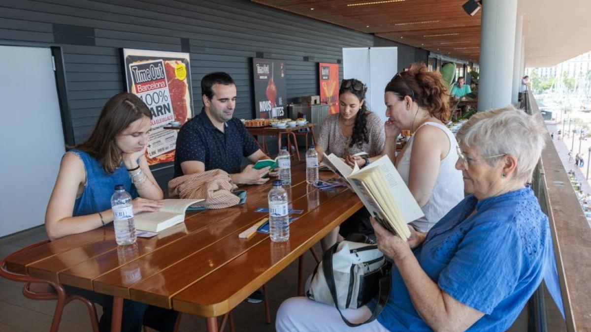 Shall we get together to read? Reading parties are coming to Spain this summer.
