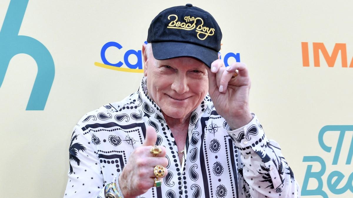 Mike Love: "Brian Wilson mi chiese di cantargli le nostre canzoni poco prima di morire."