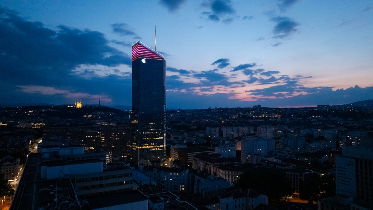 Incity Tower: a year of light to raise awareness about pollution
