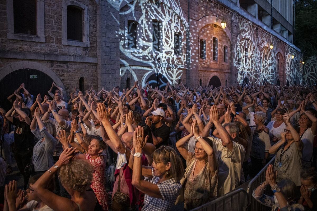 Sterk in de muziek anno 2025: Bron wil het hart van het Franse lied laten kloppen