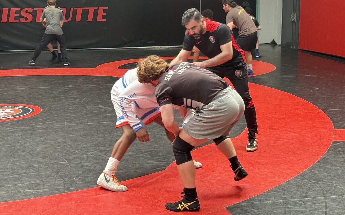 El iraní Meisam Amini, entrenador de lucha libre en Lyon: «El deporte es un poderoso vector de paz».