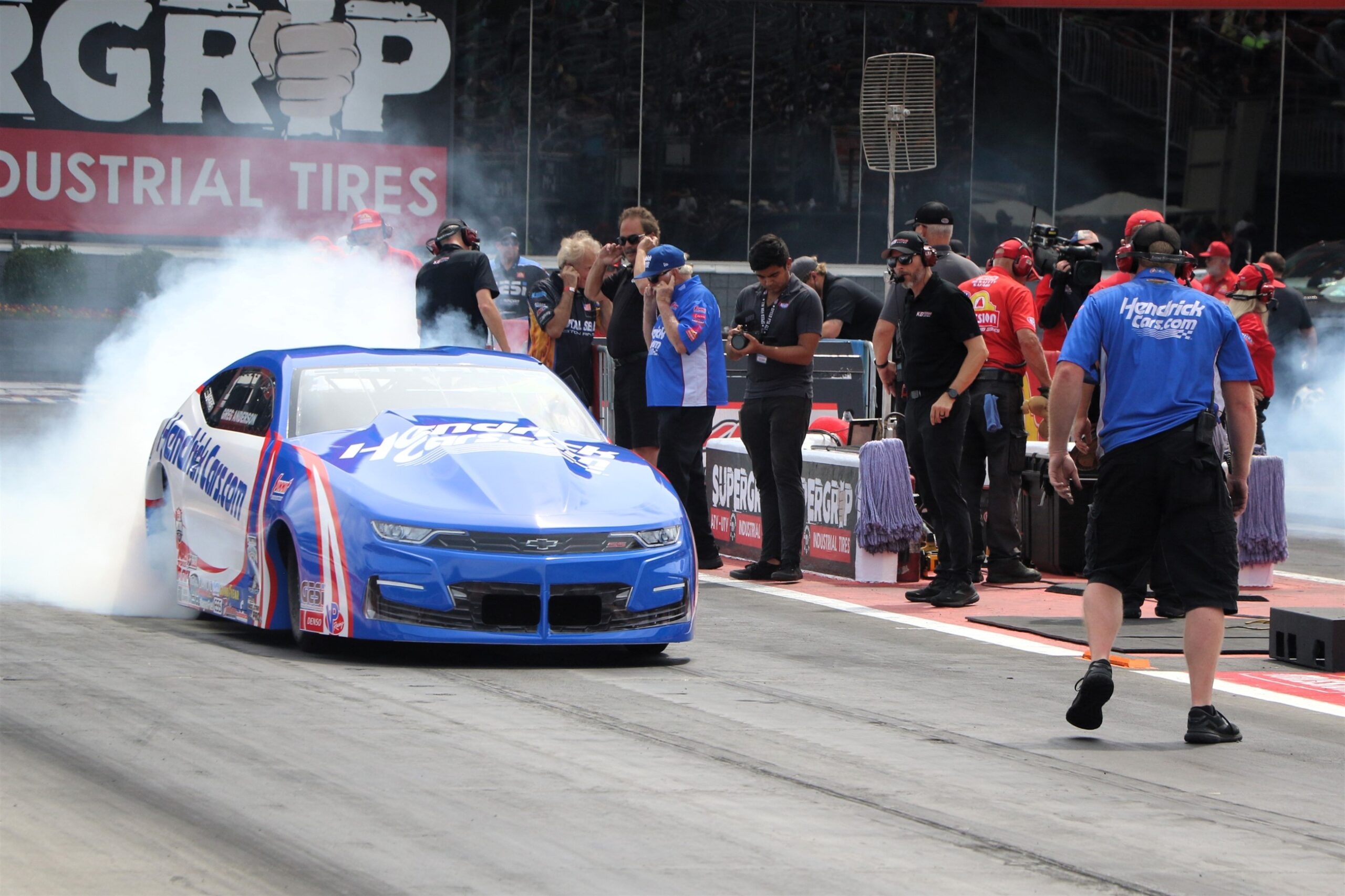 MOTORSPORT AMERICA EXKLUSIVE FOTOS DER NHRA PRO STOCK ROUNDS IM THUNDER VALLEY!