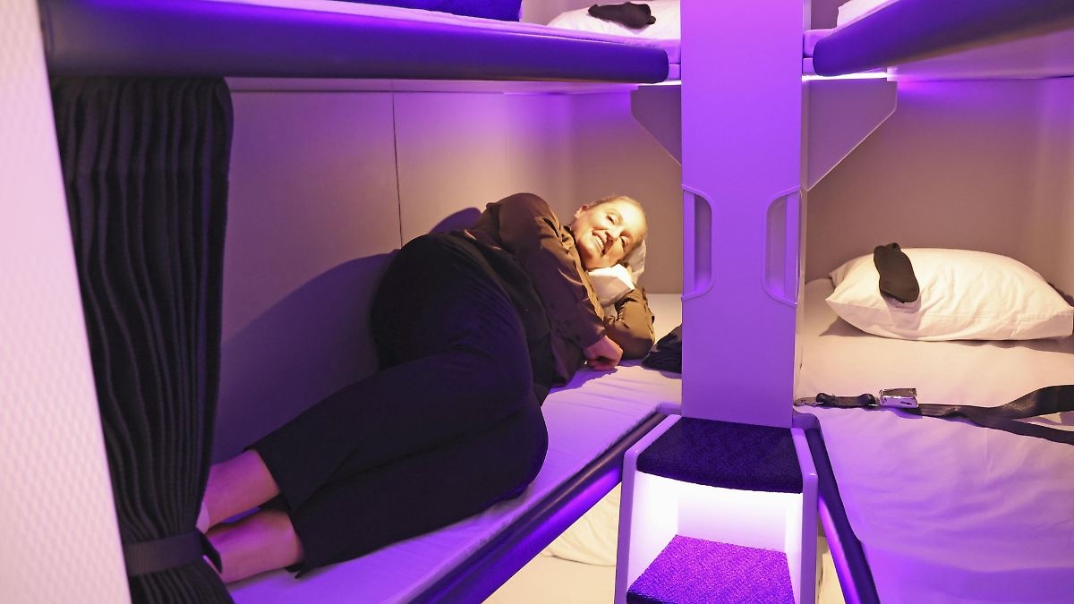 Years of delay: Airline boss announces start date for real beds in airplanes