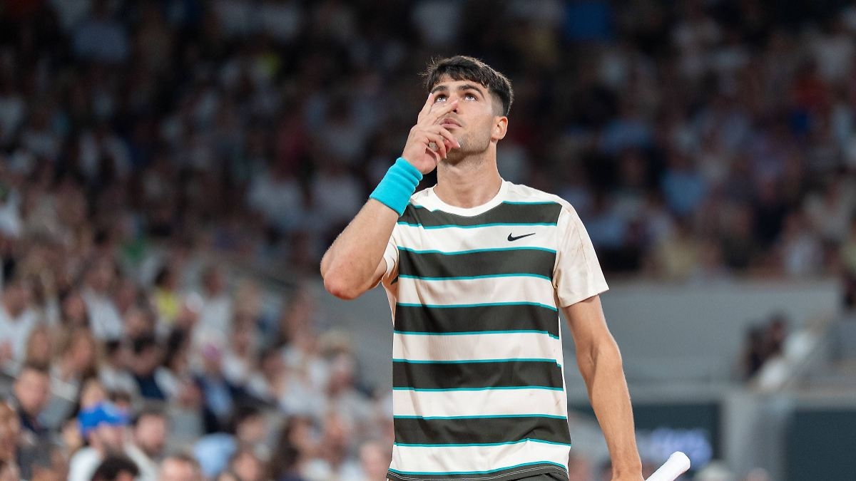 Sesja French Open Night: Alcaraz po potknięciu awansuje do 1/8 finału