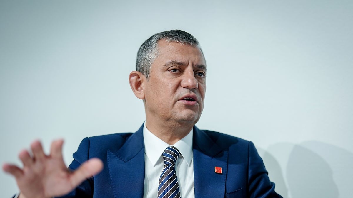 Pour avoir insulté Erdogan, la justice turque s'en prend à la cheffe de l'opposition Özel