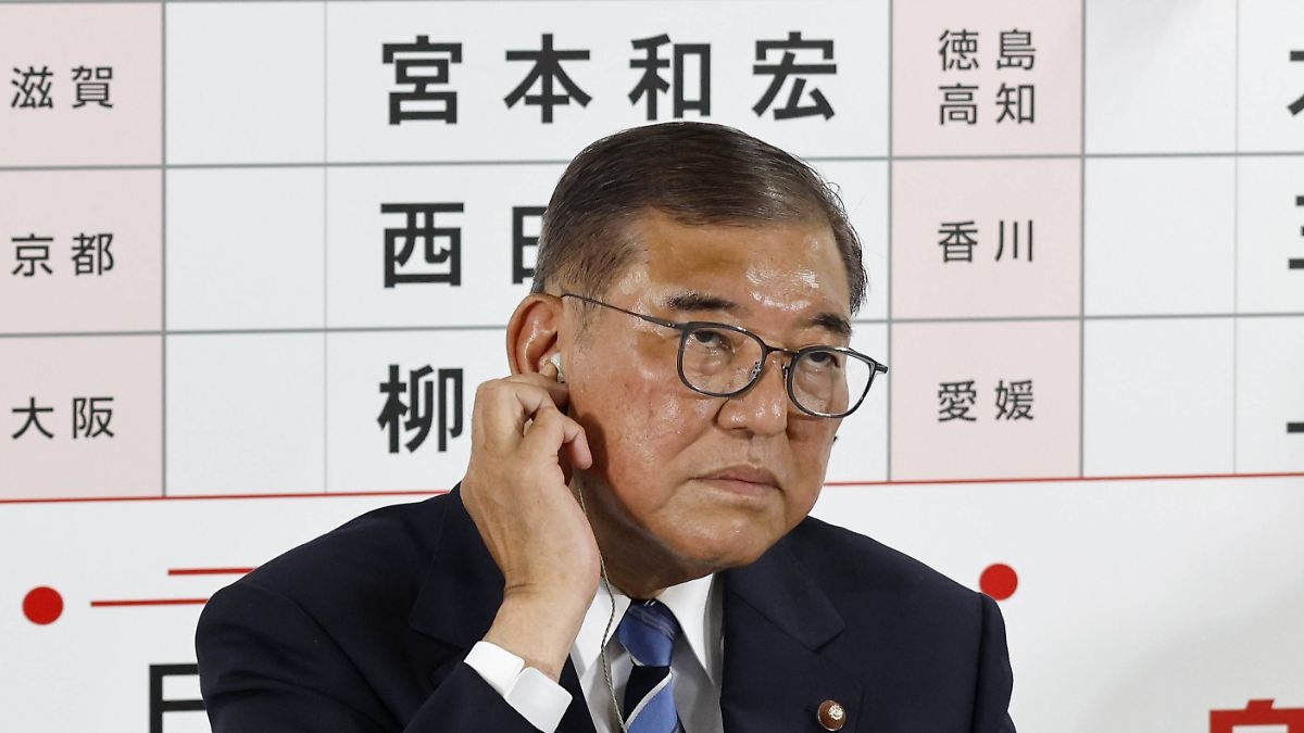 Direito com clara vantagem: primeiro-ministro do Japão admite derrota eleitoral, mas quer permanecer no cargo