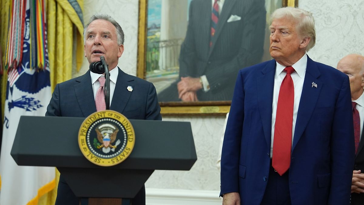 "They're smart guys": Trump wants to send Witkoff to Moscow this week