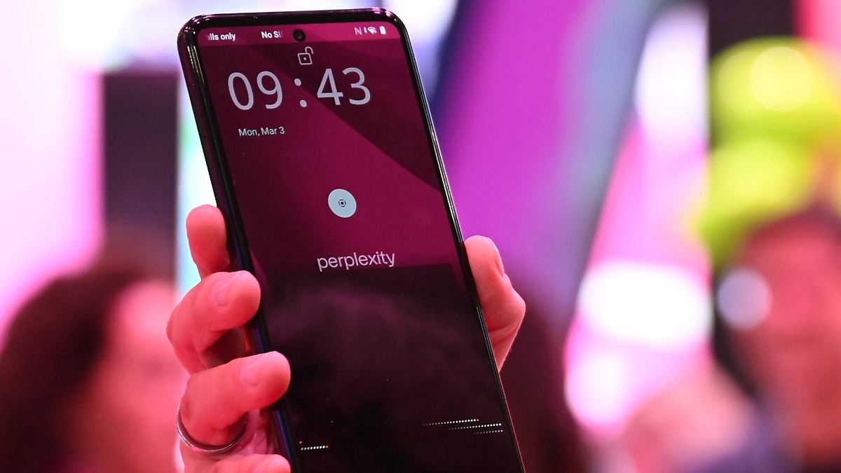 Konkurencja dla Samsunga i Apple: Telekom stosuje inne podejście, oferując niedrogi telefon z AI