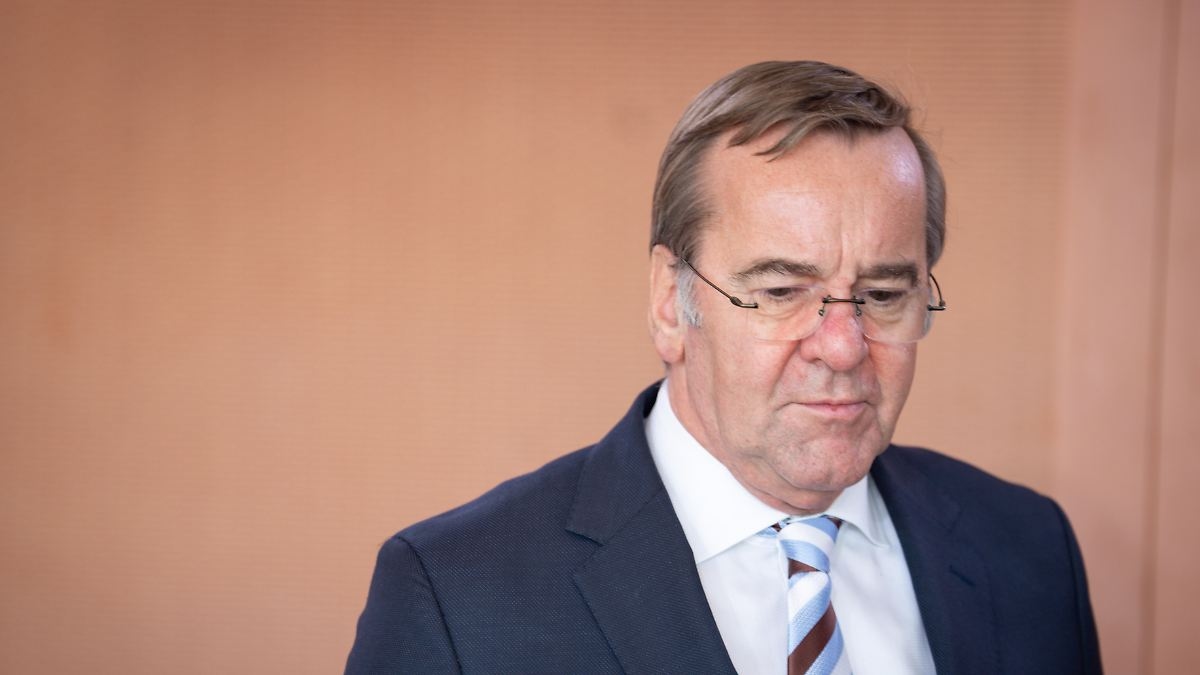 «Он затягивал решение проблем»: цифровое радио Вооружённых сил Германии ставит Писториуса в затруднительное положение