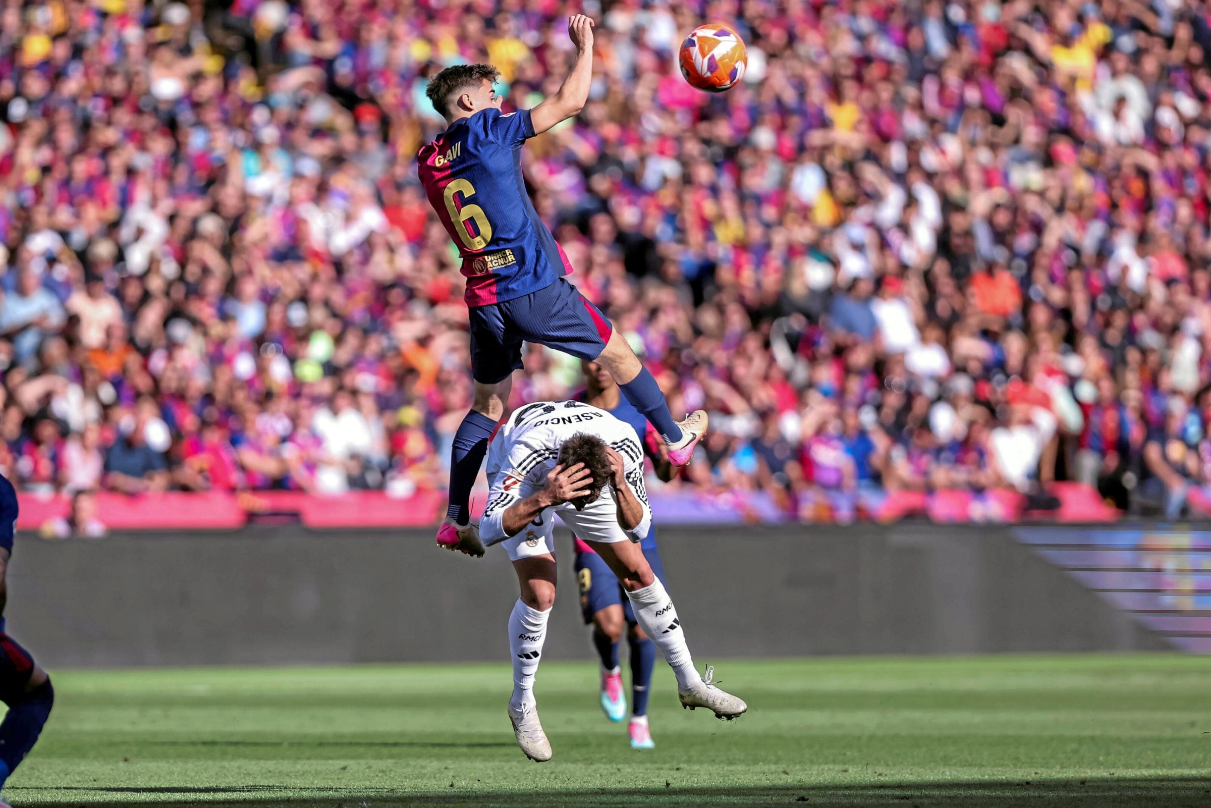 Futebol | Únicas vitórias contra o Real Madrid: Hansi Flick encanta o Barcelona