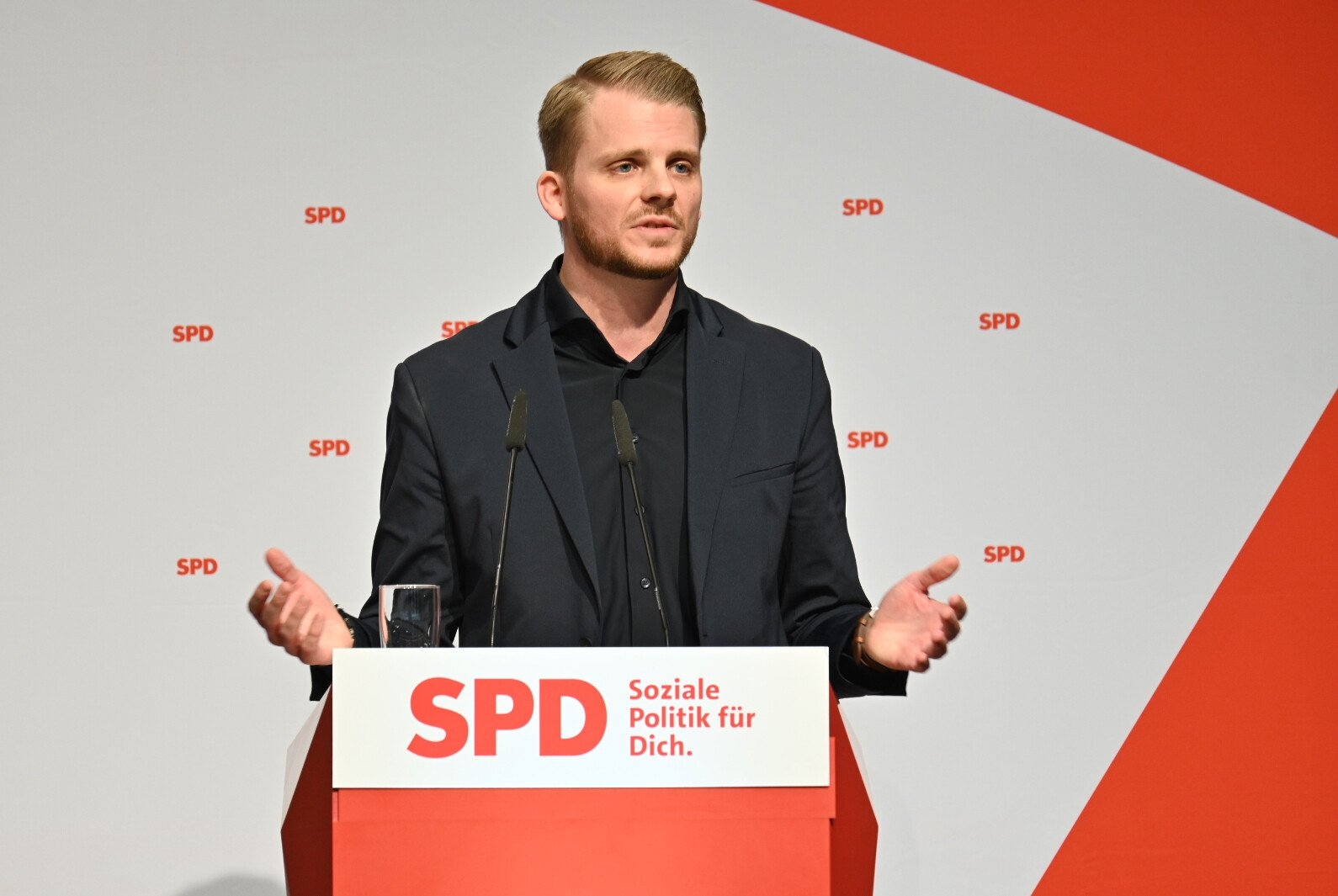 Social-democracia | Tim Klüssendorf será o novo secretário-geral do SPD