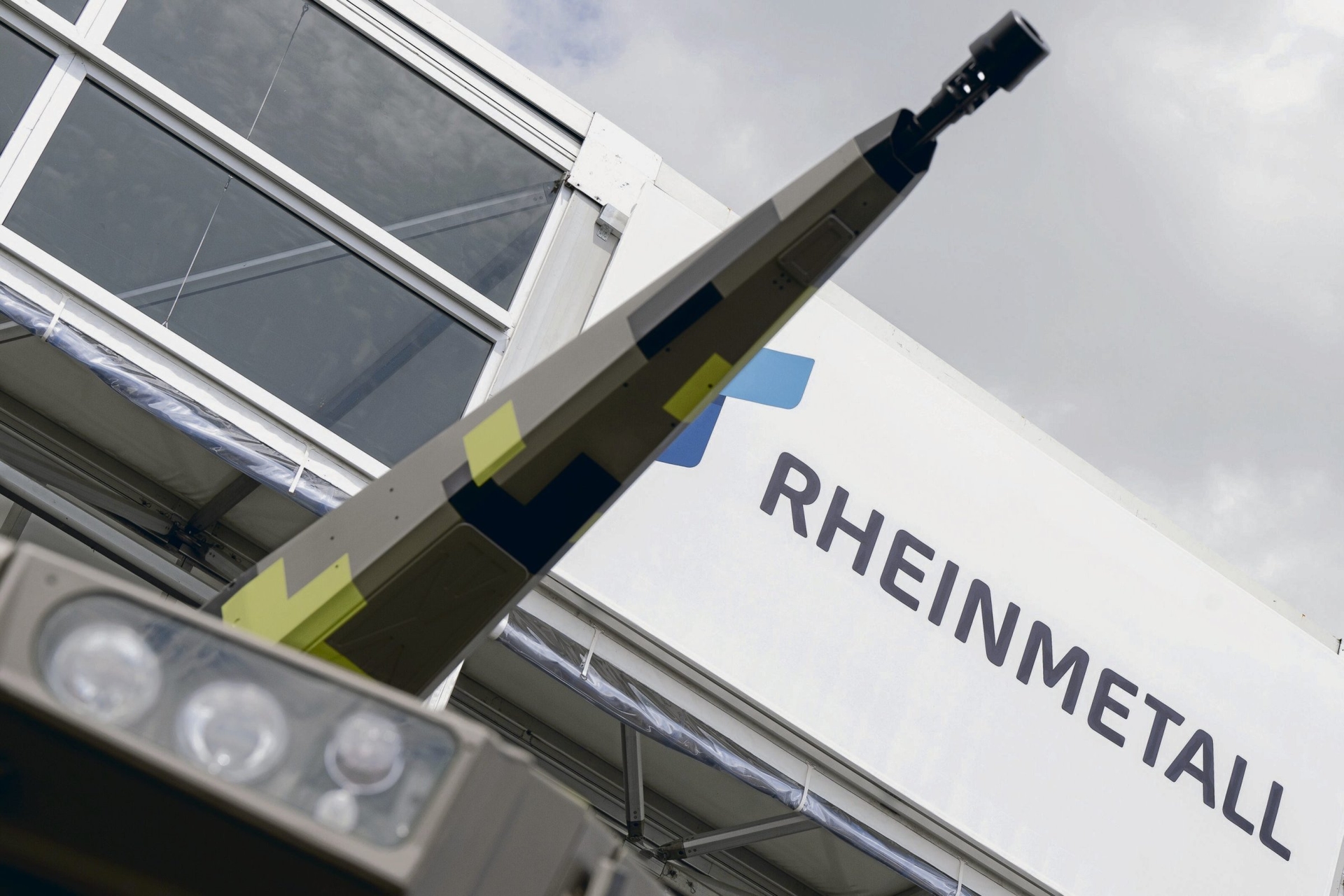 Silahlanma endüstrisi | Hensoldt, Rheinmetall & Co: Otoriter rejimlerle iş yapmak