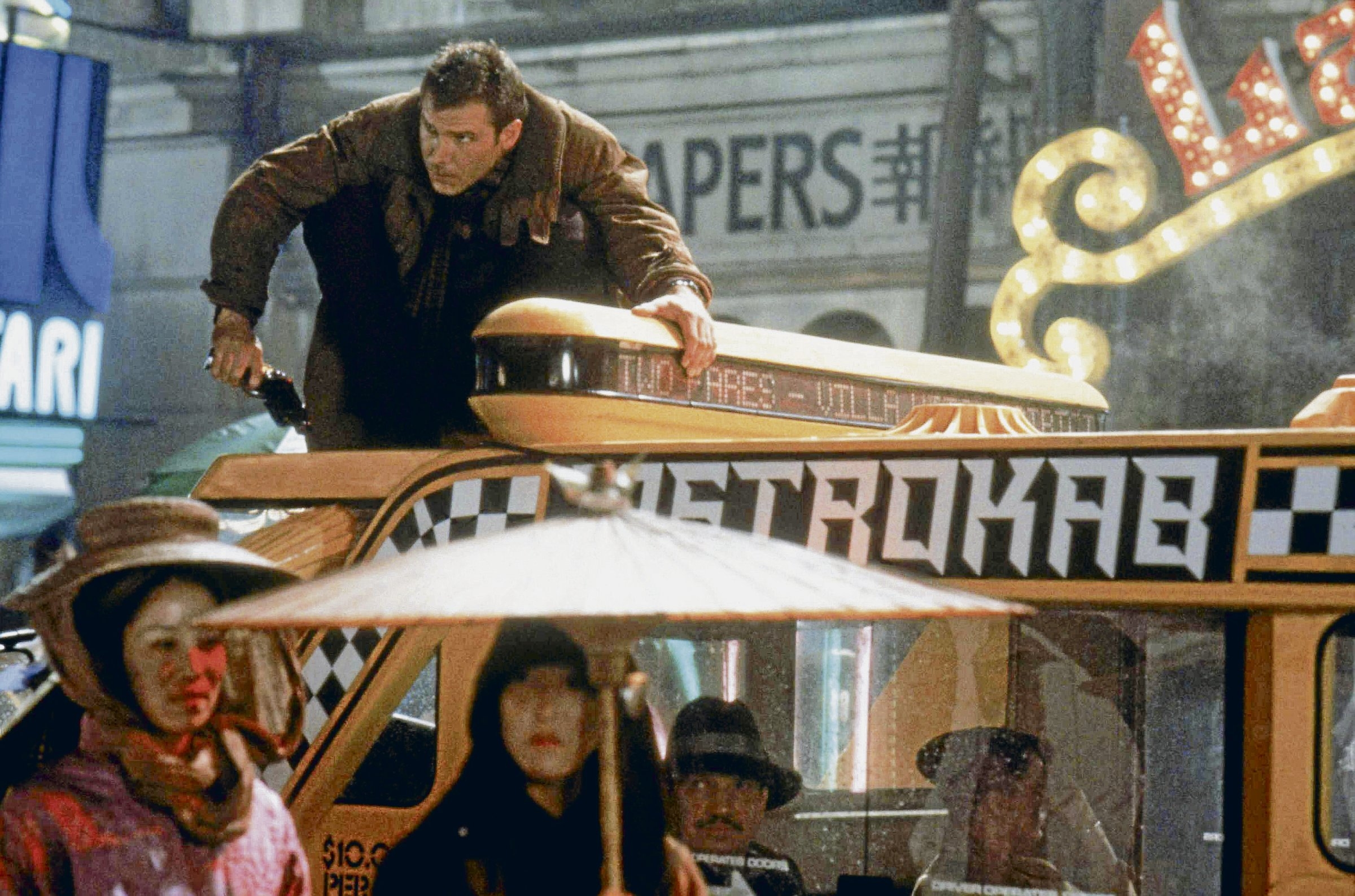 Film and series | Science fiction degenerates into war films