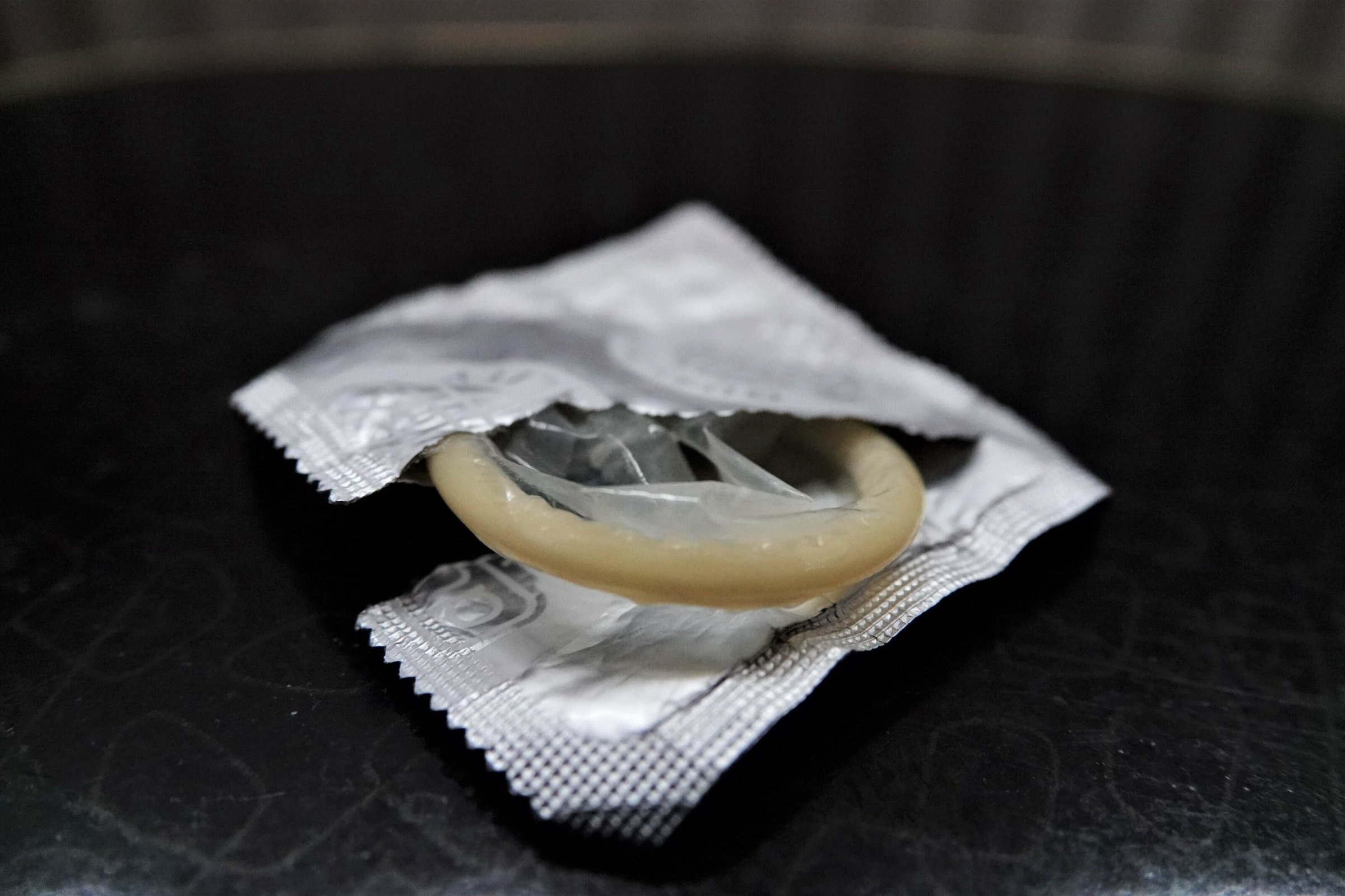 Doenças sexualmente transmissíveis | Resistência e odiadores de preservativos