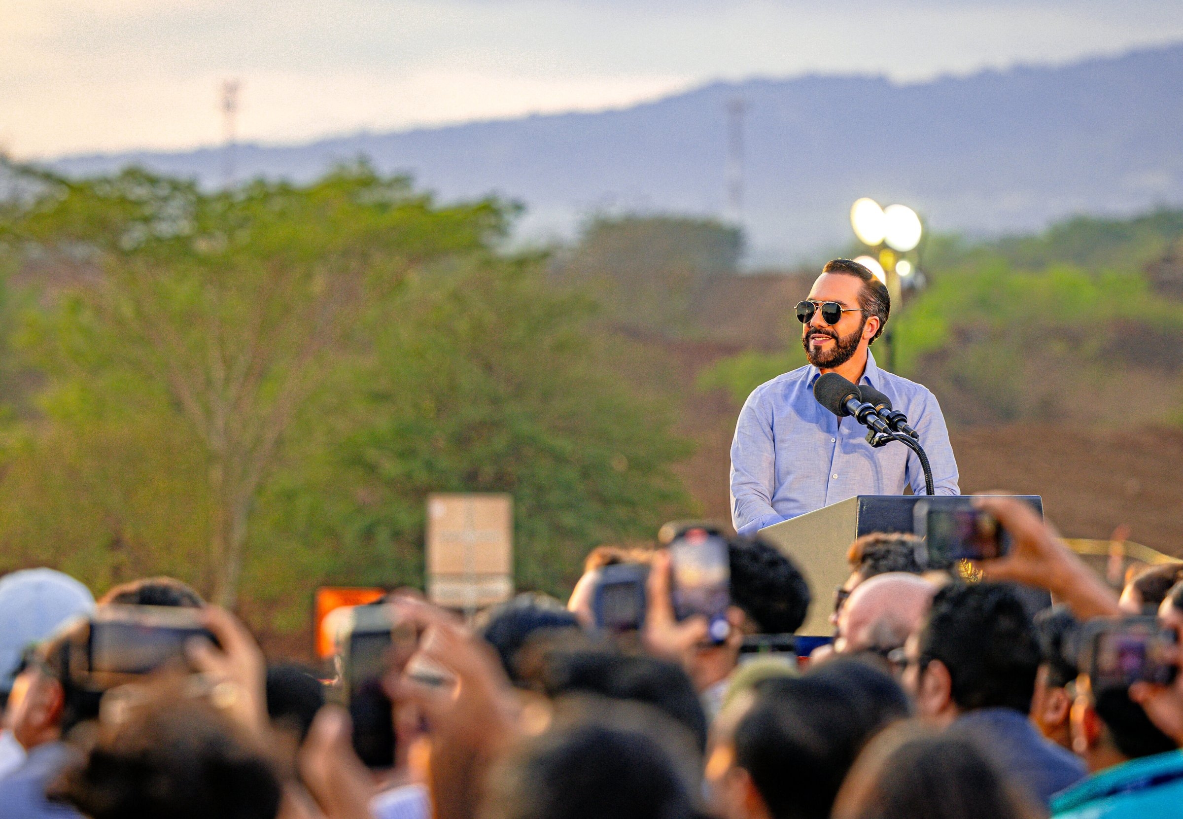 Latin America | Bukele gags the opposition in El Salvador