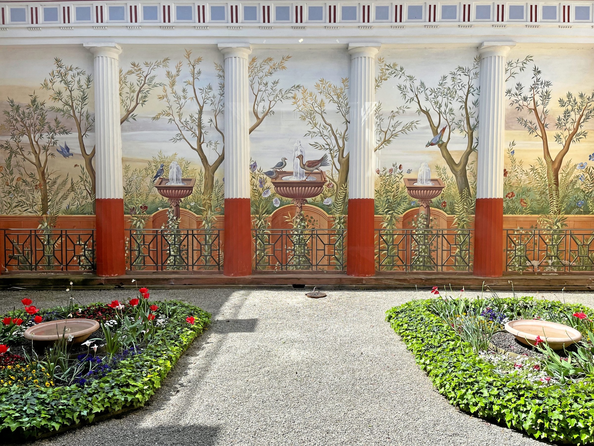 Romains de l'Antiquité | Pompejanum : Un mur de jardin comme vue