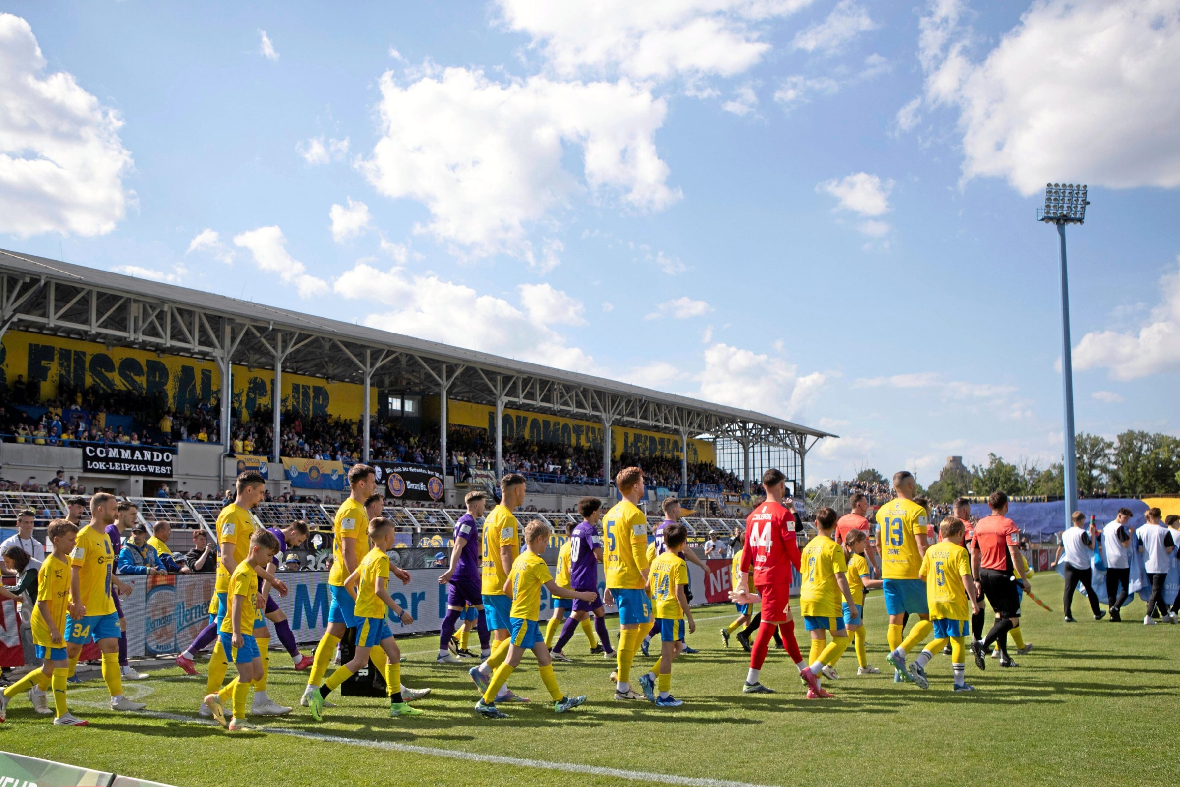 Spadek | 1 FC Lokomotive Leipzig: Dwa mecze o lepszą przyszłość