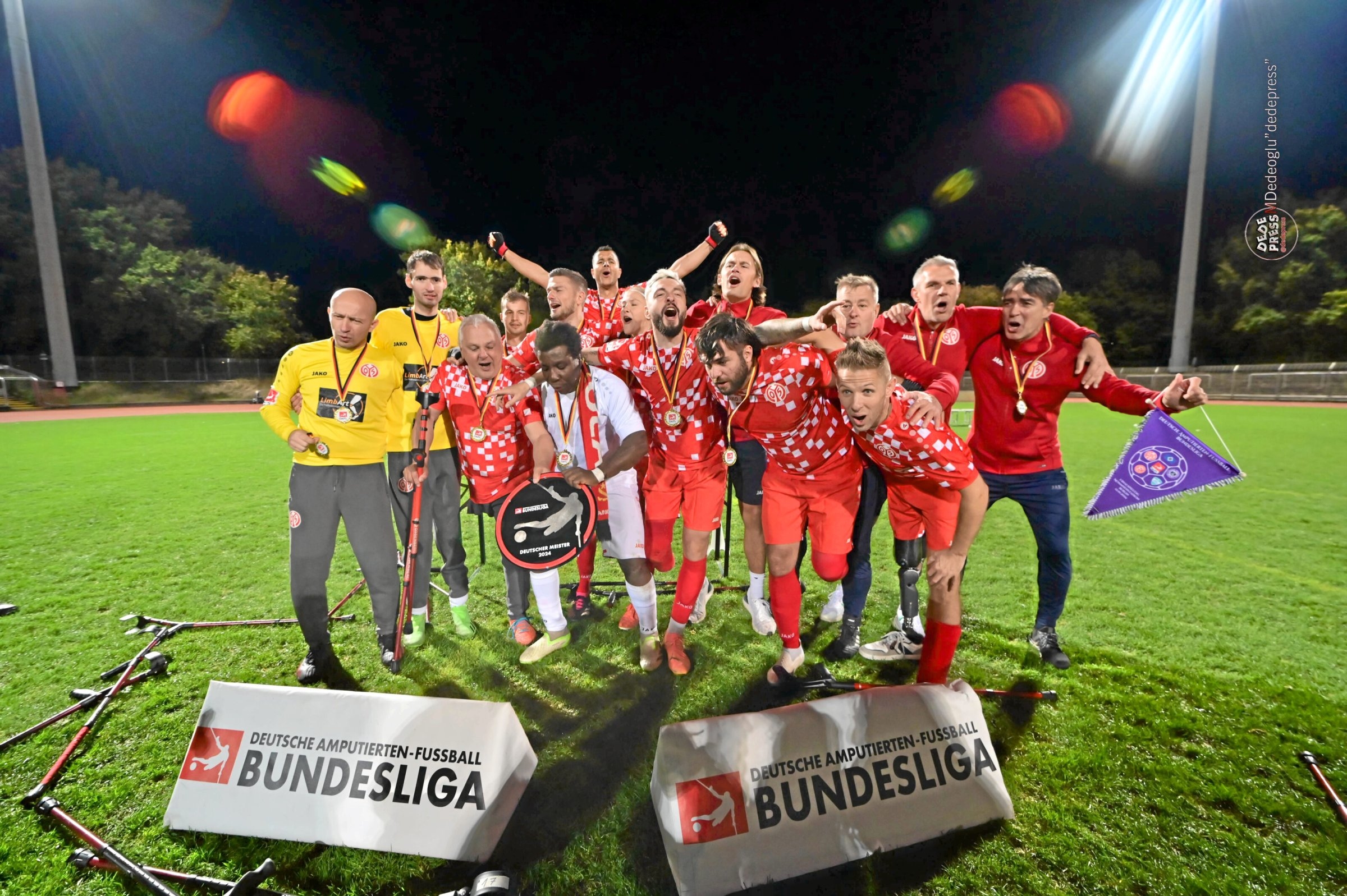 Football with disabilities | Kicking with a crutch