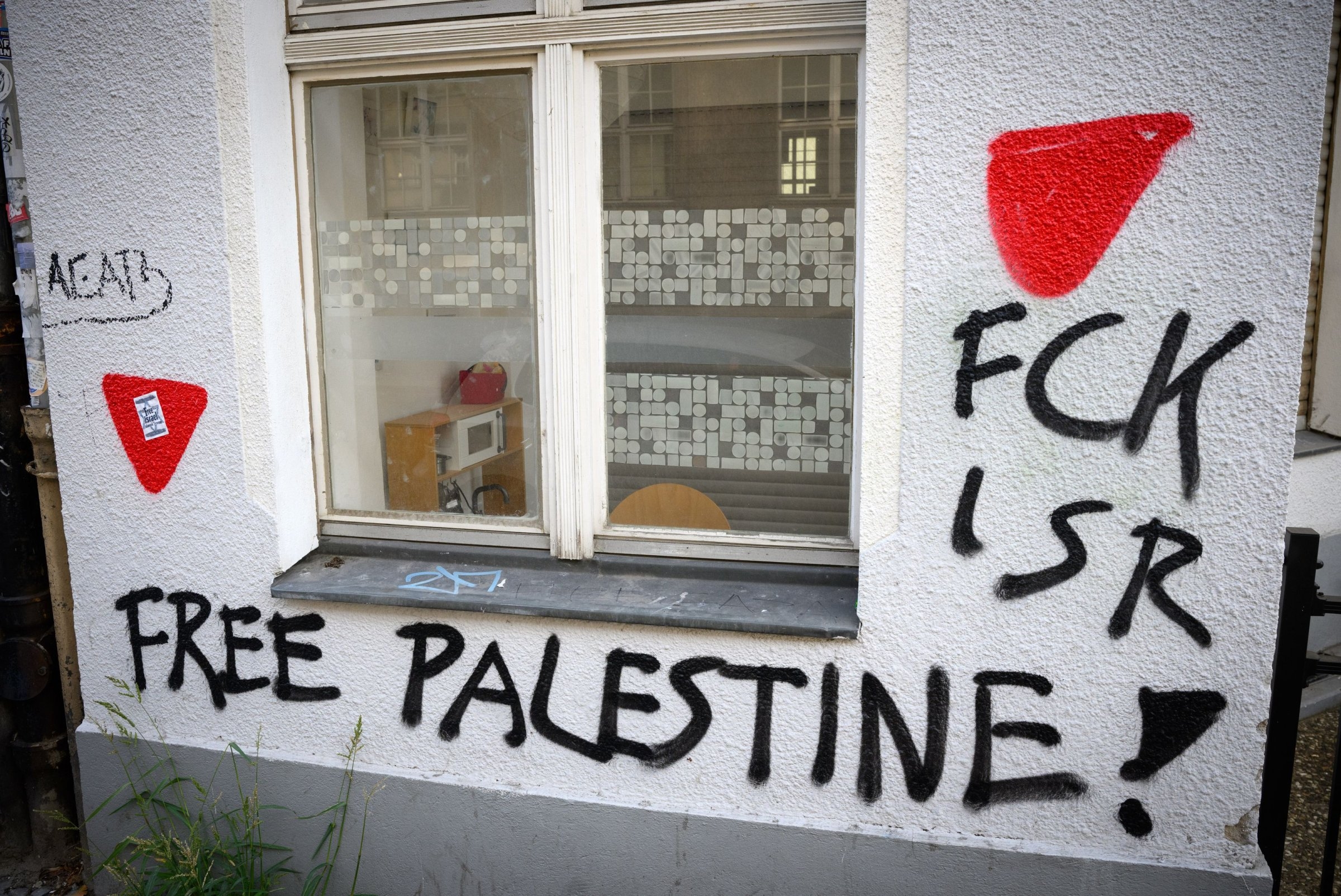 Terrorismo e antisemitismo | Inasprimento dei paragrafi 129 a e b: arbitrarietà, non legge