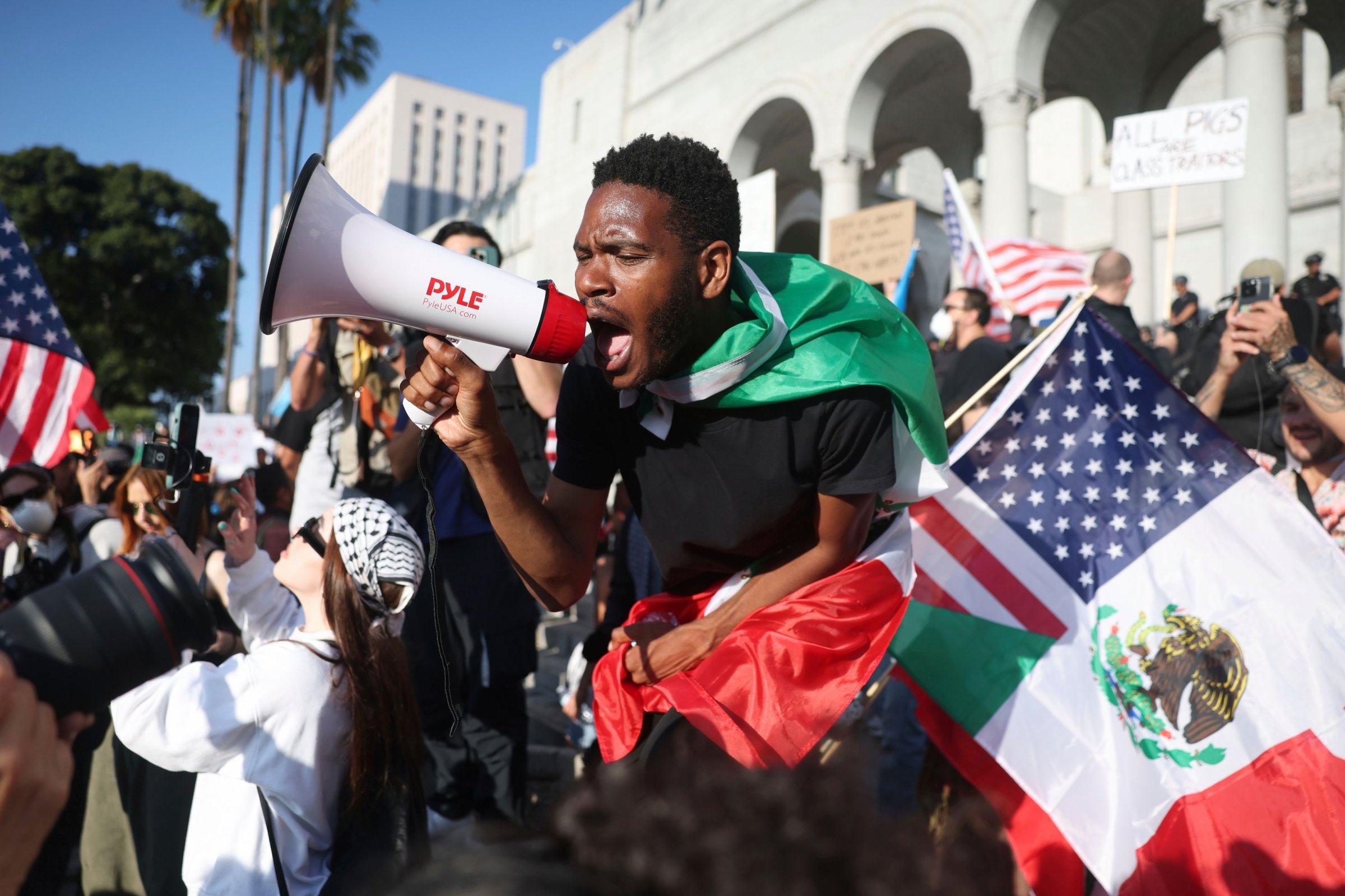 USA | An attempt to stop the state of emergency